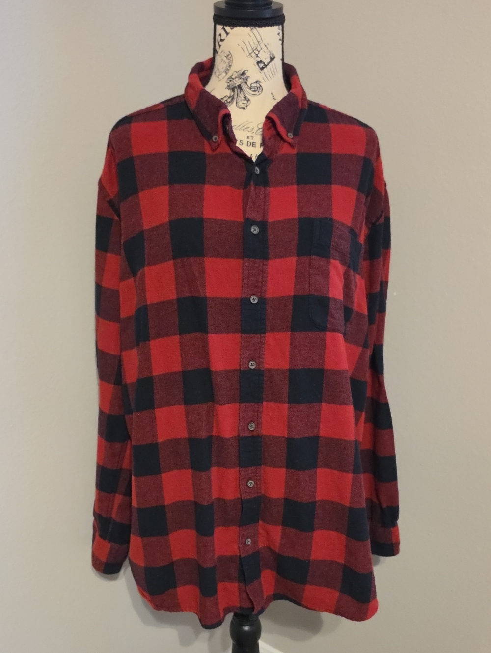 Men's Red and Black Buffalo Plaid Button-Up Shirt Size XXL